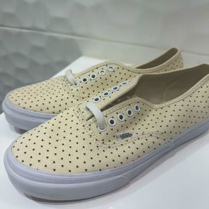 BRAND NEW VANS WITH HEARTS